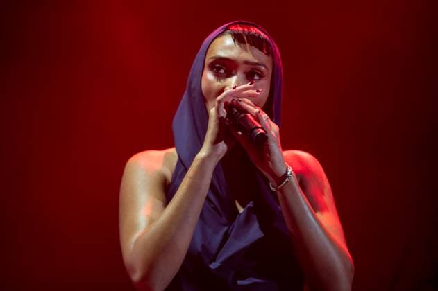 London, United Kingdom. 18th October 2025. Joy Crookes performs live at O2 Academy Brixton. Cristina Massei Alamy Live News  Copyright: xCRISTINAxMASSEIx xipa-agency.netx xx IPA_Agency_IPA68108922