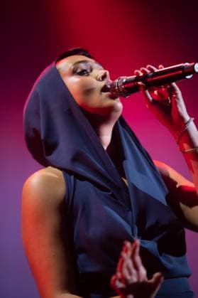 London, United Kingdom. 18th October 2025. Joy Crookes performs live at O2 Academy Brixton. Cristina Massei Alamy Live News  Copyright: xCRISTINAxMASSEIx xipa-agency.netx xx IPA_Agency_IPA68109122