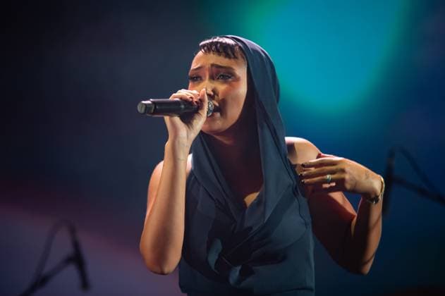 London, United Kingdom. 18th October 2025. Joy Crookes performs live at O2 Academy Brixton. Cristina Massei Alamy Live News  Copyright: xCRISTINAxMASSEIx xipa-agency.netx xx IPA_Agency_IPA68109136