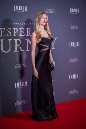 Desperate Journey London Premiere in London - 18 Nov 2025 Sophie Longford attends the London Premiere of Desperate Journey at Odeon Luxe Leicester Square. London United Kingdom Copyright: xLoredanaxSangiulianox xSOPAxImagesx LSangiuliano-2-70