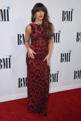 73rd Annual BMI Country Awards Ella Langley arriving at the 73rd Annual BMI Country Awards held at the BMI Building on November 18, 2025 in Nashville, TN. Nashville BMI Building Tennessee USA Copyright: xCurtisxHilbunx xAFF-USA.COMx