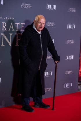 Desperate Journey London Premiere in London - 18 Nov 2025 Steven Berkoff attends the London Premiere of Desperate Journey at Odeon Luxe Leicester Square. London United Kingdom Copyright: xLoredanaxSangiulianox xSOPAxImagesx LSangiuliano-2-2