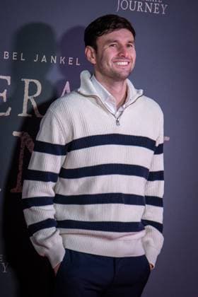Desperate Journey London Premiere in London - 18 Nov 2025 A guest attends the London Premiere of Desperate Journey at Odeon Luxe Leicester Square. London United Kingdom Copyright: xLoredanaxSangiulianox xSOPAxImagesx LSangiuliano-2-18