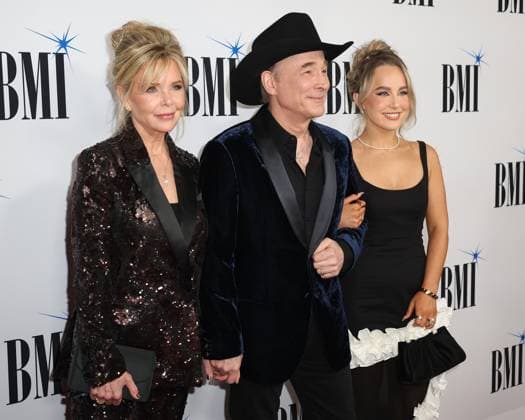73rd Annual BMI Country Awards Lisa Hartman Black and Clint Black and Lily Pearl Black arriving at the 73rd Annual BMI Country Awards held at the BMI Building on November 18, 2025 in Nashville, TN. Nashville BMI Building Tennessee USA Copyright: xCurtisxHilbunx xAFF-USA.COMx
