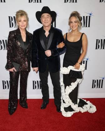 73rd Annual BMI Country Awards Lisa Hartman Black and Clint Black and Lily Pearl Black arriving at the 73rd Annual BMI Country Awards held at the BMI Building on November 18, 2025 in Nashville, TN. Nashville BMI Building Tennessee USA Copyright: xCurtisxHilbunx xAFF-USA.COMx