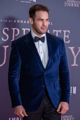 November 18, 2025, London, United Kingdom: Jeremy Parisi attends the London Premiere of Desperate Journey at Odeon Luxe Leicester Square. London United Kingdom - ZUMAs197 20251118_aaa_s197_242 Copyright: xLoredanaxSangiulianox