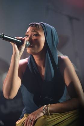 London, United Kingdom. 18th October 2025. Joy Crookes performs live at O2 Academy Brixton. Cristina Massei Alamy Live News  Copyright: xCRISTINAxMASSEIx xipa-agency.netx xx IPA_Agency_IPA68109114