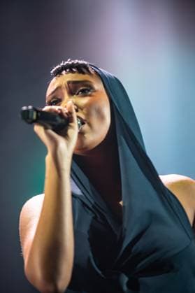 London, United Kingdom. 18th October 2025. Joy Crookes performs live at O2 Academy Brixton. Cristina Massei Alamy Live News  Copyright: xCRISTINAxMASSEIx xipa-agency.netx xx IPA_Agency_IPA68109117