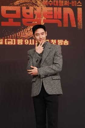 S. Korean actor Lee Jae-hoon S. Korean actor Lee Jae-hoon South Korean actor Lee Jae-hoon, who stars in the new drama Taxi Driver 3, poses for a photo during a publicity event in Seoul on Nov. 18, 2025. The first episode of the drama will be aired by the SBS TV network on Nov. 21. (Yonhap) 2025-11-19 12:09:59 < 1980-2025 YONHAPNEWS AGENCY. .> ¼­¿ïÆ¯º°½Ã EDITORIAL USE ONLY  Copyright: xx PYH2025111906650034400 YonhapxNewsx yonphotos247161