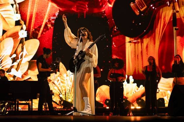 November 18, 2025, Eboli, Italy: Elisa Toffoli aka Elisa performs live at Palasele duirng the Palasport Live 2025 Tour. Eboli Italy - ZUMAs197 20251118_aaa_s197_380 Copyright: xAndreaxGulx