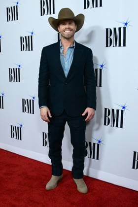18 November 2025 - Nashville, Tennessee - Dustin Lynch. 2025 BMI Country Awards held at BMI Music Row. Nashville USA - ZUMAa123 20251118_zaa_a123_021 Copyright: xDara-MichellexFarrx