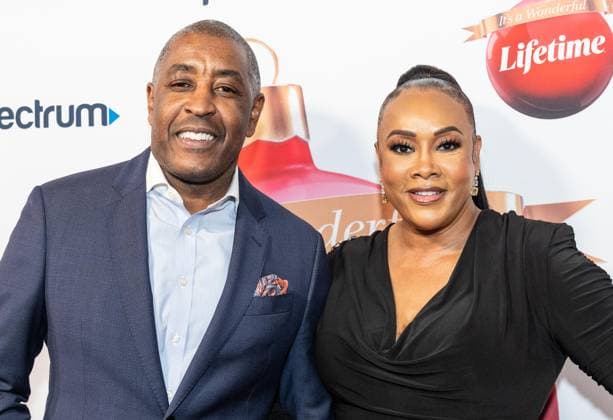 November 18, 2025, Bronx, New York, USA: Vivica A. Fox (R) attends Lifetime Celebrates Annual It s a Wonderful Lifetime Holiday Movie Slate at Overlook at Winter Village Bryant Park in New York, NY on November 18, 2025 Bronx USA - ZUMAr339 20251118_znp_r339_047 Copyright: xLevxRadinx