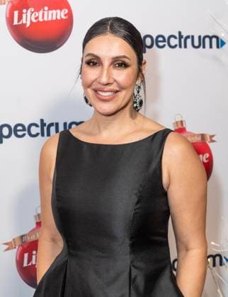 November 18, 2025, Bronx, New York, USA: Stephanie Jones of Blue Star Wives attends Lifetime Celebrates Annual It s a Wonderful Lifetime Holiday Movie Slate at Overlook at Winter Village Bryant Park in New York, NY on November 18, 2025 Bronx USA - ZUMAr339 20251118_znp_r339_027 Copyright: xLevxRadinx