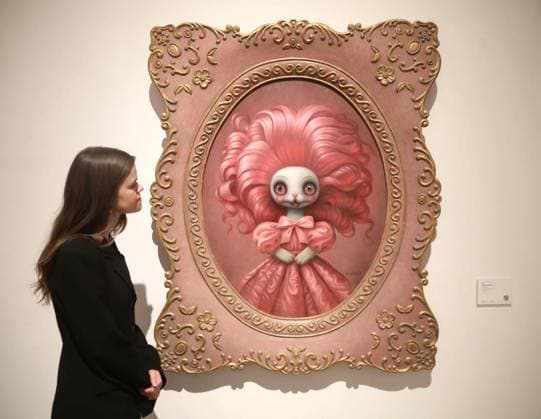 November 18, 2025, New York, New York, USA: A woman looks at Ã¢â‚¬ËœPinkie ( 154), 2020, estimate $500,000 - $700,000, seen on display at the press preview for Marquee Week Fall 2025 Modern and Comtempory Art held at Phillips Auction House New York. New York USA - ZUMAk03_ 20251118_zaf_k03_084 Copyright: xNancyxKaszermanx