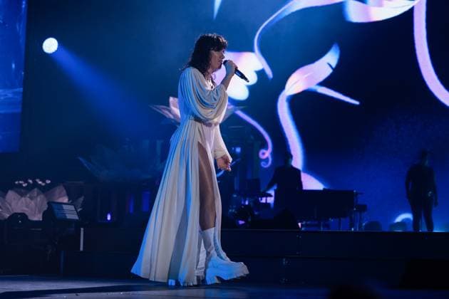November 18, 2025, Eboli, Italy: Elisa Toffoli aka Elisa performs live at Palasele duirng the Palasport Live 2025 Tour. Eboli Italy - ZUMAs197 20251118_aaa_s197_394 Copyright: xAndreaxGulx