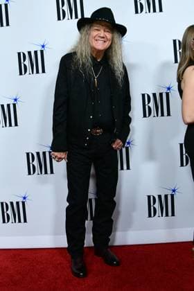 18 November 2025 - Nashville, Tennessee - Earl Bud Lee. 2025 BMI Country Awards held at BMI Music Row. Nashville USA - ZUMAa123 20251118_zaa_a123_036 Copyright: xDara-MichellexFarrx