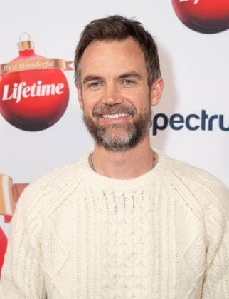 November 18, 2025, Bronx, New York, USA: Tyler Hilton attends Lifetime Celebrates Annual It s a Wonderful Lifetime Holiday Movie Slate at Overlook at Winter Village Bryant Park in New York, NY on November 18, 2025 Bronx USA - ZUMAr339 20251118_znp_r339_005 Copyright: xLevxRadinx