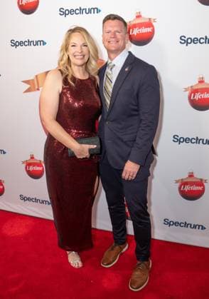 November 18, 2025, Bronx, New York, USA: Tracey Townsend of Blue Star Wives (L) attends Lifetime Celebrates Annual It s a Wonderful Lifetime Holiday Movie Slate at Overlook at Winter Village Bryant Park in New York, NY on November 18, 2025 Bronx USA - ZUMAr339 20251118_znp_r339_014 Copyright: xLevxRadinx