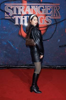 Fan event Stranger Things 5 daily dayena Diana at the Netflix Stranger Things season 5 fan event at Tempelhof Airport Hangar 7 on 18 11 2025 in Berlin Copyright: xEventpressxKochanx