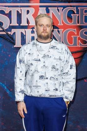 Fan event Stranger Things 5 Fatoni at the Netflix Stranger Things season 5 fan event at Tempelhof Airport Hangar 7 on 18 11 2025 in Berlin Copyright: xEventpressxKochanx