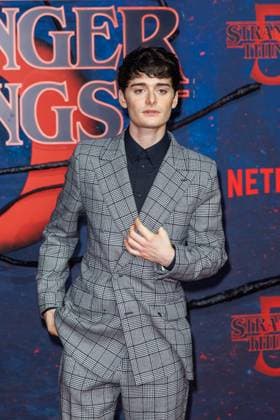 Fan event Stranger Things 5 Noah Schnapp at the Netflix Stranger Things season 5 fan event at Tempelhof Airport Hangar 7 on 18 11 2025 in Berlin Copyright: xEventpressxKochanx