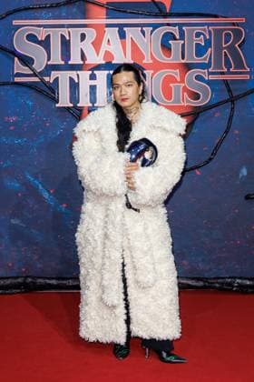 Fan Event Stranger Things 5 The Huepsche at the Netflix Stranger Things Season 5 Fan Event at Tempelhof Airport Hangar 7 on 18 11 2025 in Berlin Copyright: xEventpressxKochanx