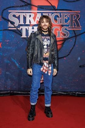 Stranger Things 5 fan event Riccardo Simonetti at the Netflix Stranger Things season 5 fan event at Tempelhof Airport Hangar 7 on 18 11 2025 in Berlin Copyright: xEventpressxKochanx