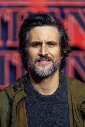 Fan event Stranger Things 5 Tom Beck at the Netflix Stranger Things season 5 fan event at Tempelhof Airport Hangar 7 on 18 11 2025 in Berlin Copyright: xEventpressxKochanx