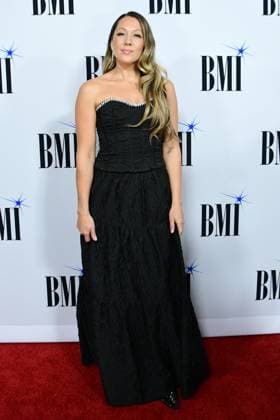 18 November 2025 - Nashville, Tennessee - Colbie Caillat. 2025 BMI Country Awards held at BMI Music Row. Nashville USA - ZUMAa123 20251118_zaa_a123_089 Copyright: xDara-MichellexFarrx