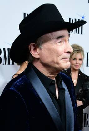 18 November 2025 - Nashville, Tennessee - Clint Black. 2025 BMI Country Awards held at BMI Music Row. Nashville USA - ZUMAa123 20251118_zaa_a123_159 Copyright: xDara-MichellexFarrx
