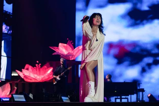 November 18, 2025, Eboli, Italy: Elisa Toffoli aka Elisa performs live at Palasele duirng the Palasport Live 2025 Tour. Eboli Italy - ZUMAs197 20251118_aaa_s197_353 Copyright: xAndreaxGulx