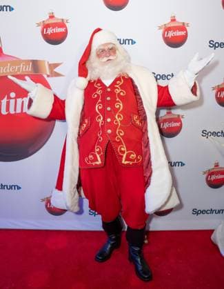 November 18, 2025, Bronx, New York, USA: A person dressed as Santa Claus attends Lifetime Celebrates Annual It s a Wonderful Lifetime Holiday Movie Slate at Overlook at Winter Village Bryant Park in New York, NY on November 18, 2025 Bronx USA - ZUMAr339 20251118_znp_r339_003 Copyright: xLevxRadinx