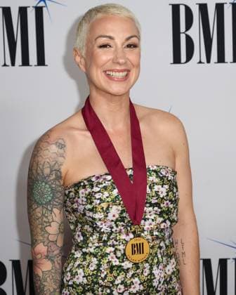 73rd Annual BMI Country Awards Laura Veltz arriving at the 73rd Annual BMI Country Awards held at the BMI Building on November 18, 2025 in Nashville, TN. Nashville BMI Building Tennessee USA Copyright: xCurtisxHilbunx xAFF-USA.COMx