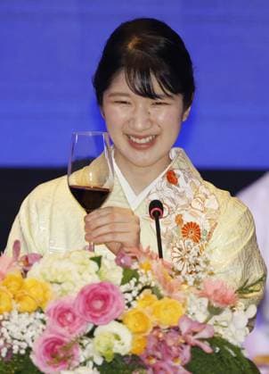 Japan Princess Aiko in Laos Japanese Princess Aiko proposes a toast at a banquet hosted by Laotian Vice President Pany Yathotou in Vientiane on Nov. 18, 2025, during her official trip to Laos.  A14AA0005044113P