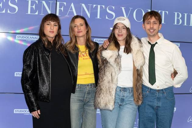 Entertainment Bilder des Tages Les Enfants Vont Bien Premiere - Paris Juliette Armanet, Camille Cottin, Monia Chokri and Nathan Ambrosioni attending to the premiere of ‘Les enfants vont bien’ held at UGC Les Halles cinema, in Paris, France on November 18, 2025. Photo by Mireille Ampilhac ABACAPRESS.COM Paris France  Copyright: xAmpilhacxMireille ABACAx
