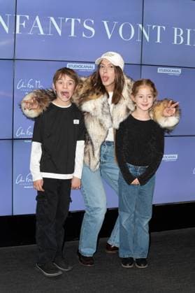 Les Enfants Vont Bien Premiere - Paris Nina Birman, Monia Chokri and Manoa Varvat attending to the premiere of ‘Les enfants vont bien’ held at UGC Les Halles cinema, in Paris, France on November 18, 2025. Photo by Mireille Ampilhac ABACAPRESS.COM Paris France  Copyright: xAmpilhacxMireille ABACAx