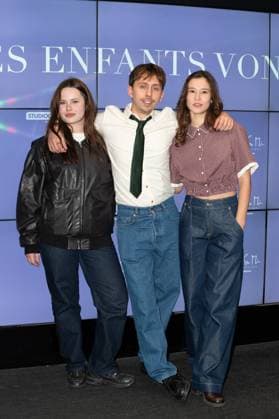 Les Enfants Vont Bien Premiere - Paris Louise Labeque, Nathan Ambrosioni and Lea Lopez attending to the premiere of ‘Les enfants vont bien’ held at UGC Les Halles cinema, in Paris, France on November 18, 2025. Photo by Mireille Ampilhac ABACAPRESS.COM Paris France  Copyright: xAmpilhacxMireille ABACAx