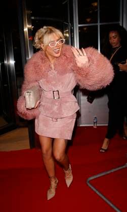 Sky was all smiles England London Sky was all smiles as the pair left GQ s Men of the Year 2025 afterparty this year event was held at 180 The Strand on November 18th 2025. The annual awards and party thrown by men s fashion and style magazine. Byline: Smart Pictures Think Pictures think Smart GOT A TIP STORY? CALL OR E-MAIL TEAM SMART Ed@smartpictures.co.uk Mary@smartpictures.co.uk info@smartpictures.co.uk web site:smartpictures.co.uk Office :Telephone: +44 7956 245606, Credit:James James Smart Pictures Avalon  Copyright: xJamesxJames xSmartxPicturesx xAvalonx 1053227197
