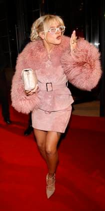 Sky was all smiles England London Sky was all smiles as the pair left GQ s Men of the Year 2025 afterparty this year event was held at 180 The Strand on November 18th 2025. The annual awards and party thrown by men s fashion and style magazine. Byline: Smart Pictures Think Pictures think Smart GOT A TIP STORY? CALL OR E-MAIL TEAM SMART Ed@smartpictures.co.uk Mary@smartpictures.co.uk info@smartpictures.co.uk web site:smartpictures.co.uk Office :Telephone: +44 7956 245606, Credit:James James Smart Pictures Avalon  Copyright: xJamesxJames xSmartxPicturesx xAvalonx 1053227219
