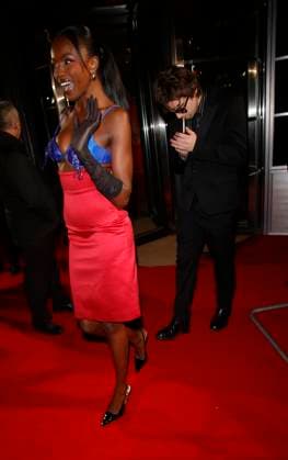 Leomie Anderson Leomie Anderson and (lennon gallagher SMOKING pictured at the GQ s Men of the Year 2025 afterparty this year event was held at 180 The Strand on November 18th 2025. The annual awards and party thrown by men s fashion and style magazine., Credit:James James Smart Pictures Avalon  Copyright: xJamesxJames xSmartxPicturesx xAvalonx 1053236482