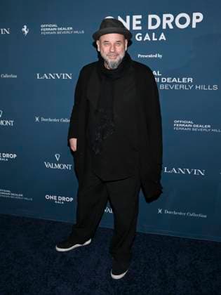 November 18, 2025, Los Angeles, California, USA: Canadian billionaire businessman and poker player GUY LALIBERTE, 66, attends the 2025 One Drop Gala Los Angeles. Los Angeles USA - ZUMAb173 20251118_aap_b173_006 Copyright: xBillyxBennightx