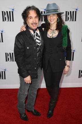 73rd Annual BMI Country Awards Aimee Oates and John Oates arriving at the 73rd Annual BMI Country Awards held at the BMI Building on November 18, 2025 in Nashville, TN. Nashville BMI Building Tennessee USA Copyright: xCurtisxHilbunx xAFF-USA.COMx