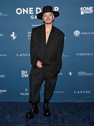 Entertainment Bilder des Tages November 18, 2025, Los Angeles, California, USA: American actor and musician EVAN ROSS, 37, attends the 2025 One Drop Gala Los Angeles. Los Angeles USA - ZUMAb173 20251118_aap_b173_030 Copyright: xBillyxBennightx