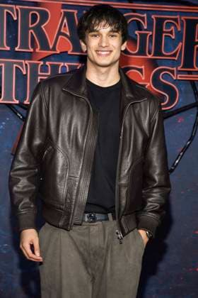 abb Giuliano Poplawski as a guest on the red carpet at the big fan event with red carpet screening of the Netflix series STRANGER THINGS 5 at Tempelhof Airport on 18 11 2025 in Berlin Berlin Germany