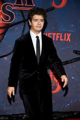 abb Gaten Matarazzo as a guest on the red carpet at the big fan event with screening of the Netflix series STRANGER THINGS 5 at Tempelhof Airport on 18 11 2025 in Berlin Berlin Germany