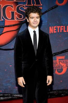 abb Gaten Matarazzo as a guest on the red carpet at the big fan event with screening of the Netflix series STRANGER THINGS 5 at Tempelhof Airport on 18 11 2025 in Berlin Berlin Germany