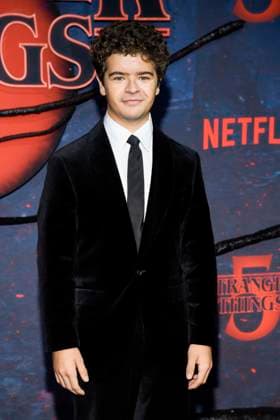 abb Gaten Matarazzo as a guest on the red carpet at the big fan event with screening of the Netflix series STRANGER THINGS 5 at Tempelhof Airport on 18 11 2025 in Berlin Berlin Germany