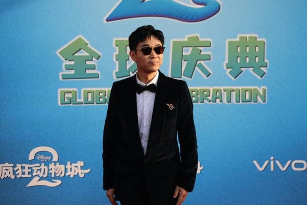 SHANGHAI, CHINA - NOVEMBER 18: Actor Da Peng (aka Dong Chengpeng) arrives at the red carpet for Zootopia 2 global celebration at Shanghai Disneyland on November 18, 2025 in Shanghai, China.  Copyright: xVCGx 111604674464