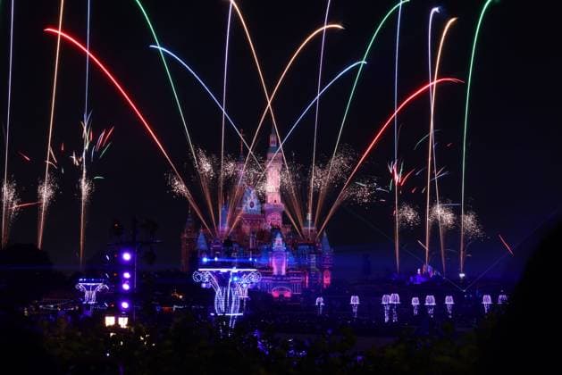 SHANGHAI, CHINA - NOVEMBER 18: Fireworks explode during Zootopia 2 global celebration at Shanghai Disneyland on November 18, 2025 in Shanghai, China.  Copyright: xVCGx 111604674433
