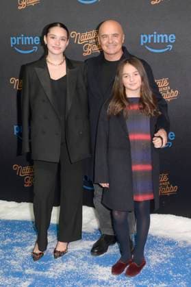 Luca Zingaretti with daughters Emma Zingaretti and Bianca Zingaretti at the premiere of the Amazon Prime Video film Natale senza Babbo at Cinema Adriano Rome, 18 11 2025 Foto:xA.xM.xTinghinox xFuturexImagex natale_5111